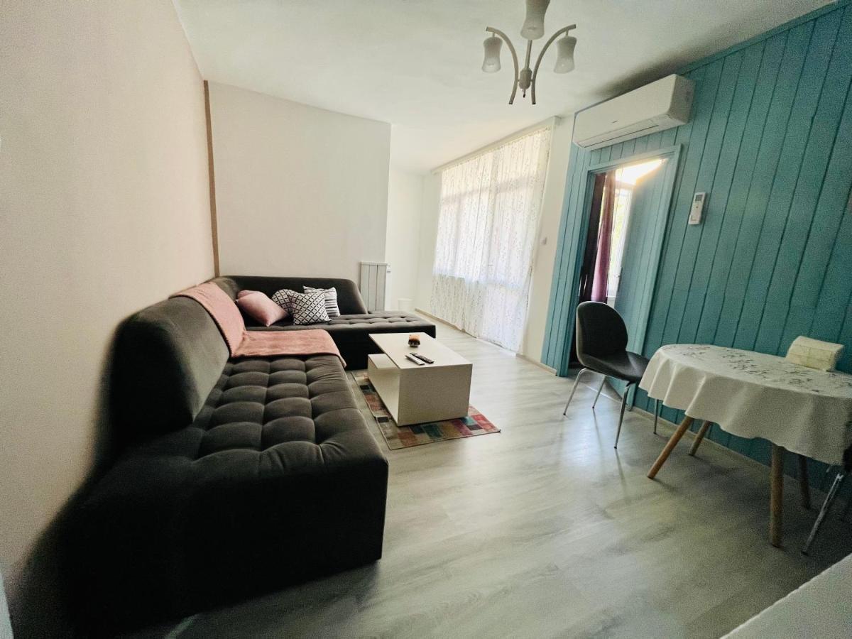 Midtown Apartment Kŭrdzhali Esterno foto