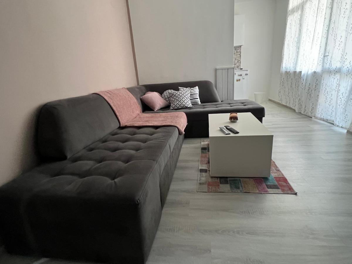 Midtown Apartment Kŭrdzhali Esterno foto