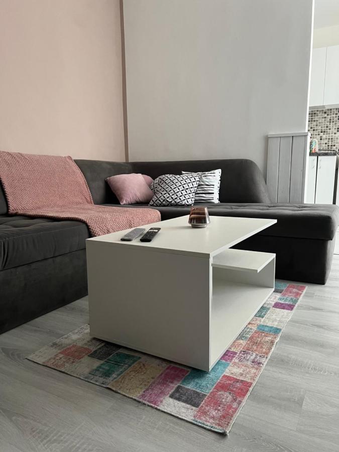 Midtown Apartment Kŭrdzhali Esterno foto